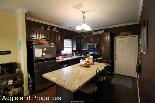Foto del edificio - 4 br, 3 bath House - 6907 Appomattox Dr