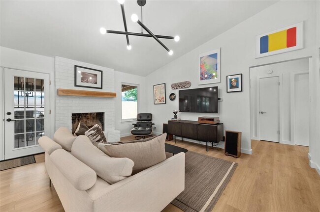 Building Photo - 6902 Meadow Run