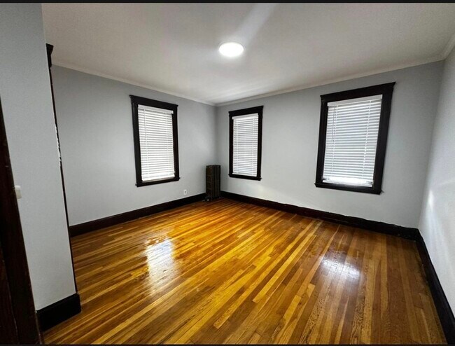 Building Photo - 40 Breed St