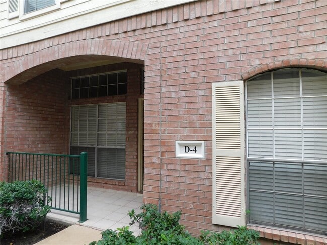 Foto del edificio - 2710 Grants Lake Blvd