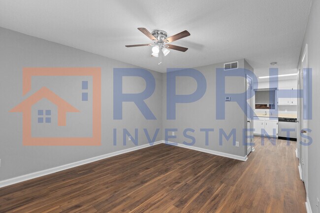 Foto del edificio - 670 Cedarbrook Ct