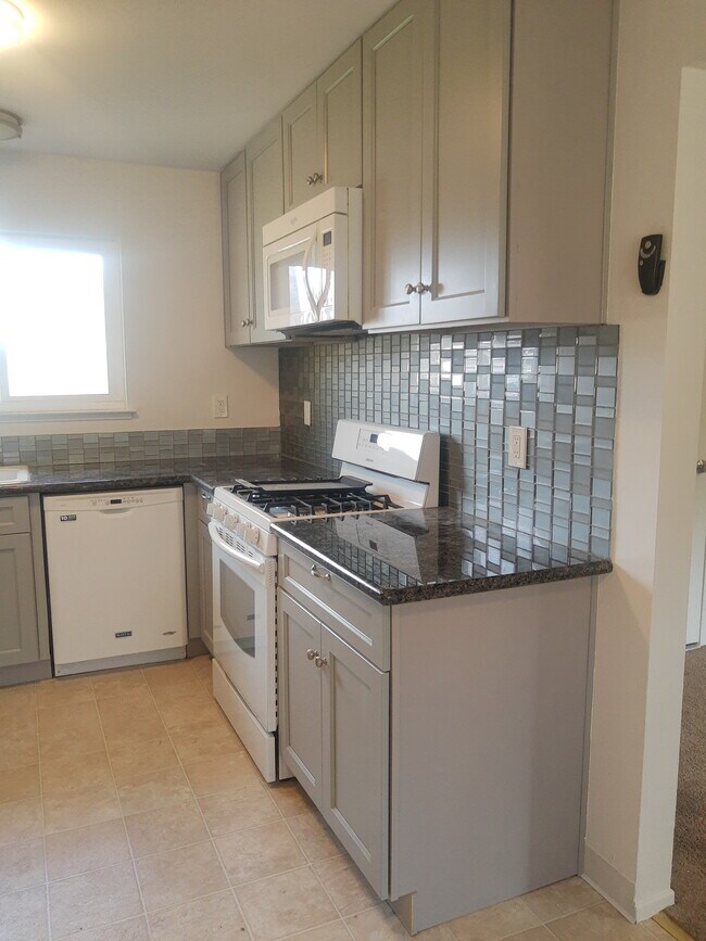 Building Photo - 3748 Enea Dr