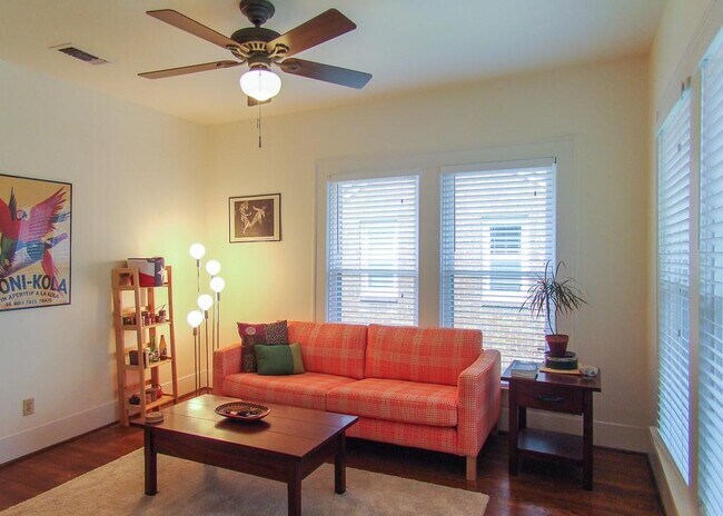 Foto del edificio - 1655 Harold St