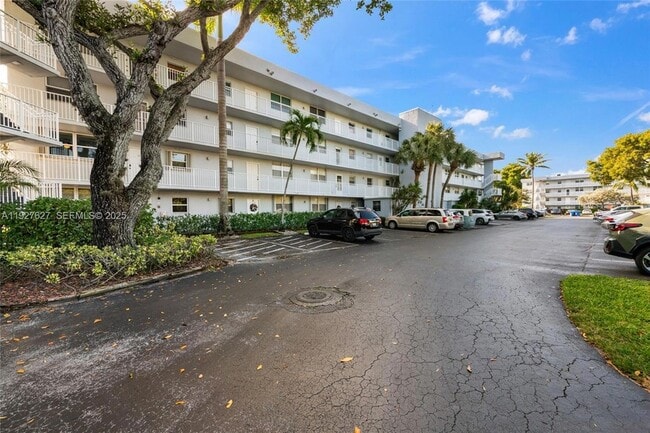 Photo - 116 Royal Pk Dr Apartment