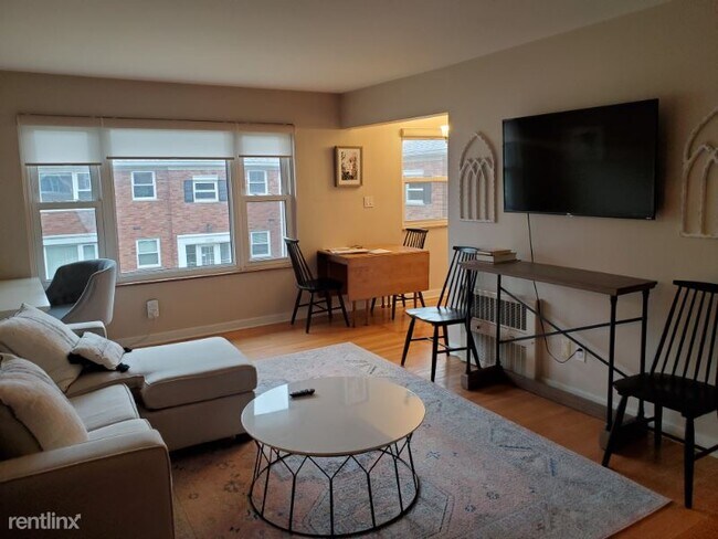 Building Photo - 1 br, 1 bath Condo - 17560 Mack Ave 18 Uni...