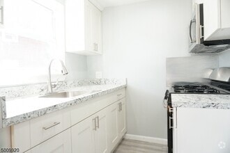Building Photo - 736 Audrey Dr