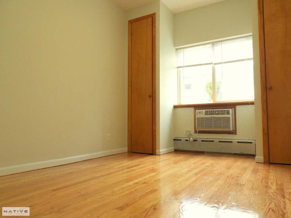 Foto principal - 67 Jewel St