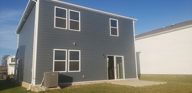 Building Photo - 3909 Sadie St
