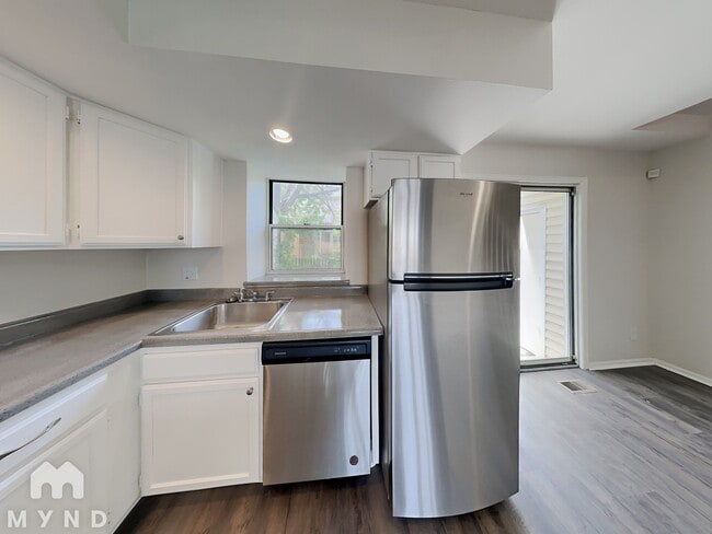 Building Photo - 17224 E Ford Dr