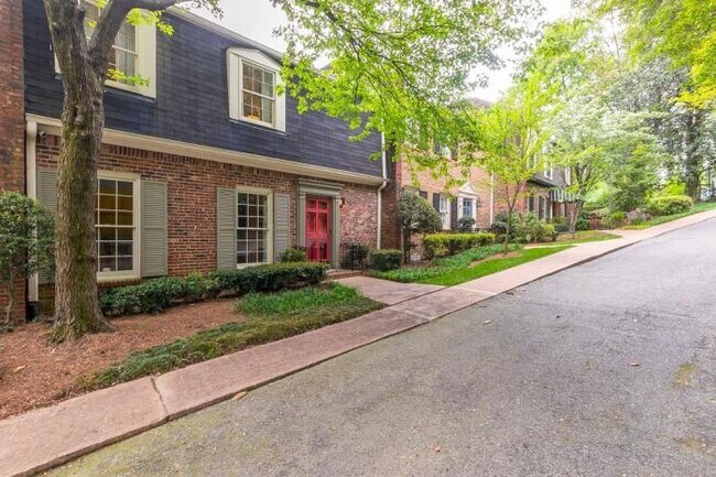 Foto del edificio - 3 bedroom in Atlanta GA 30318