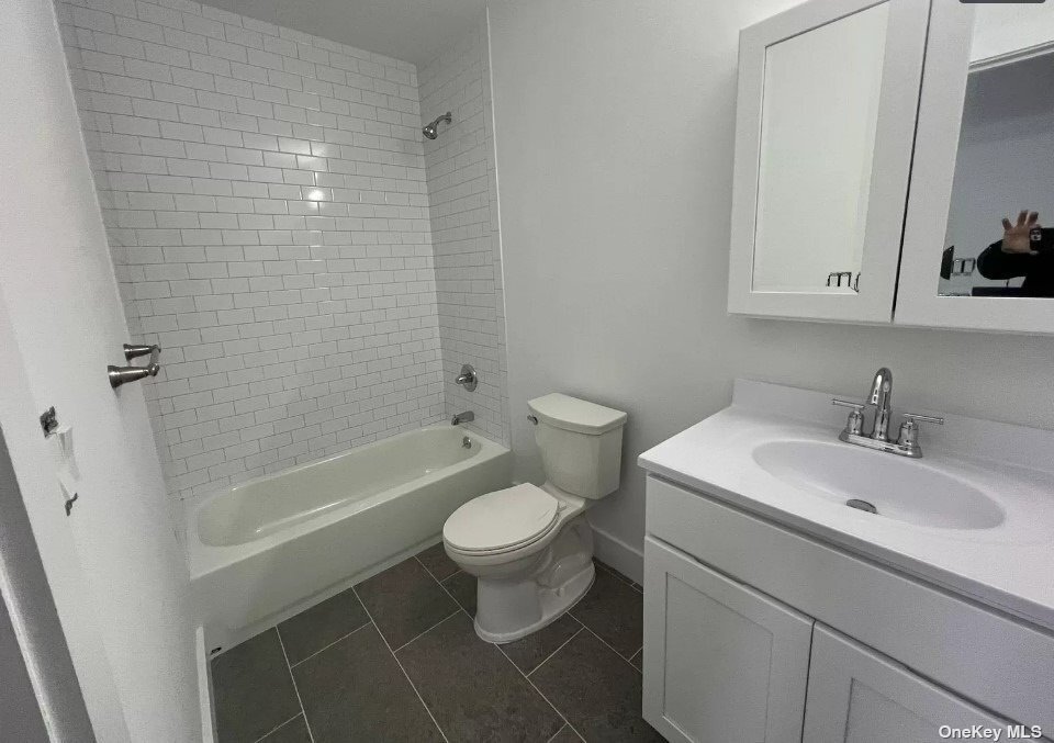 Foto principal - 3242 Olinville Ave