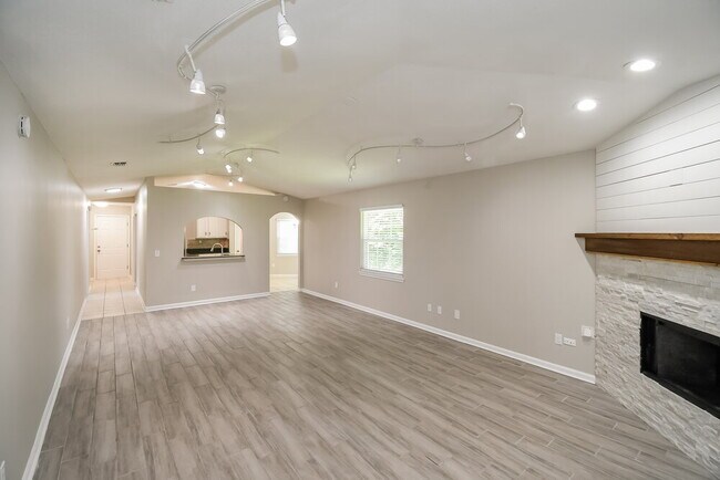 Foto del edificio - 2721 R S Bailey Dr