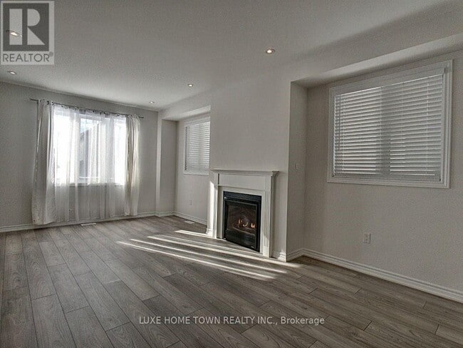 Building Photo - 141 Harpin Way E