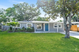 Building Photo - 9612 Pineridge Ave