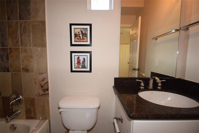 Foto del edificio - 1331 W 21st St