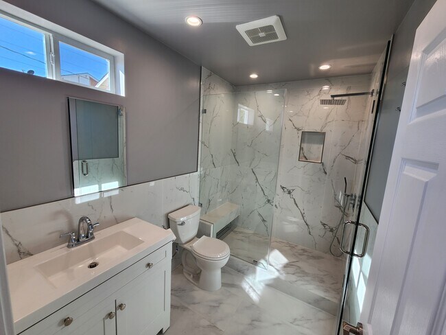 Foto del edificio - 14422 Judd St