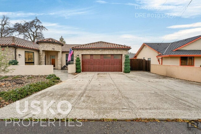 Building Photo - 103 Lazy Oak Ln