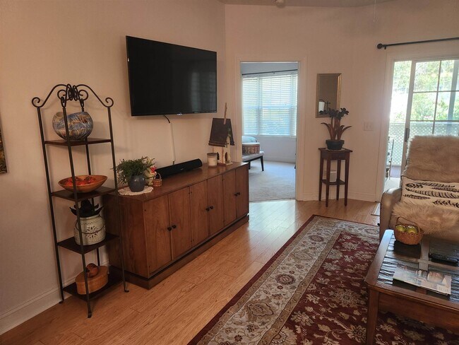 Foto del edificio - 943 Algonquin Dr