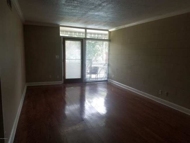 Foto del edificio - 2043 Dunsford Terrace
