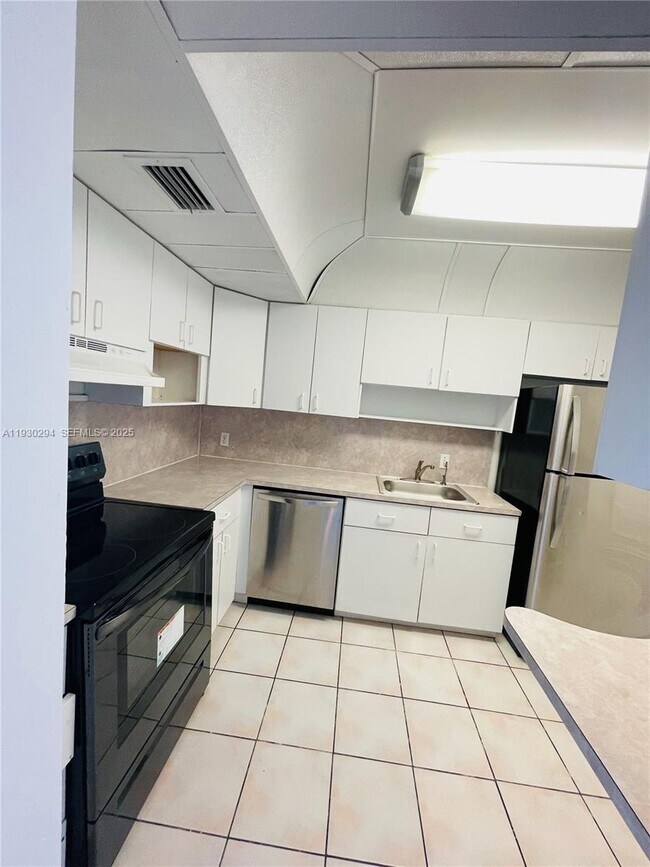 Foto del edificio - 4848 NW 24th Ct