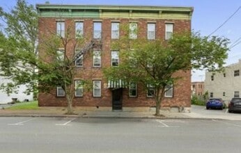 Building Photo - 23 Monroe St
