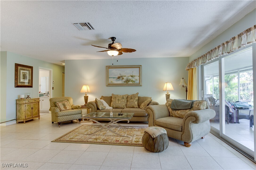 Primary Photo - 385 Palm Dr