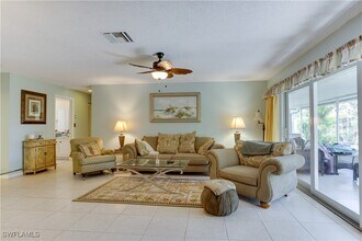 Building Photo - 385 Palm Dr