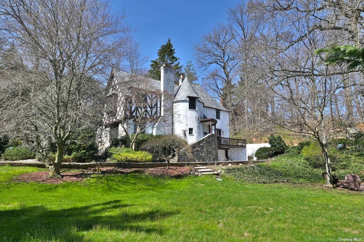 93 Arleigh Rd, Great Neck, NY 11021 House Rental in Great Neck, NY