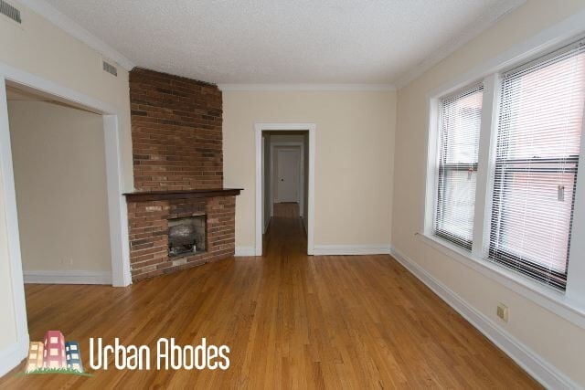 Building Photo - 3523 N Racine Ave