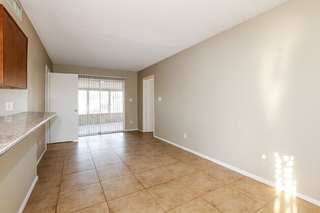 Building Photo - 3844 W Acapulco Ln
