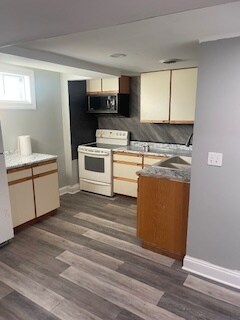 Kitchen - 1068 Pittsburgh Rd