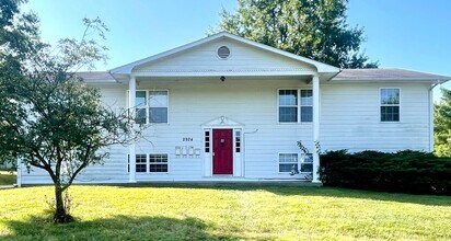 Building Photo - 2924 Leeway Dr
