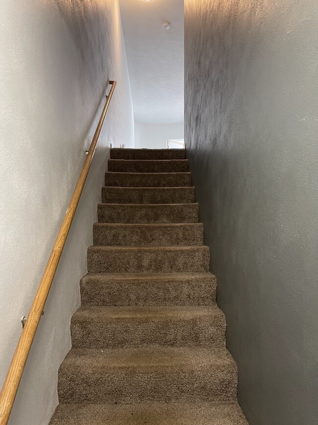 Building Photo - 6032 Park Ridge Rd