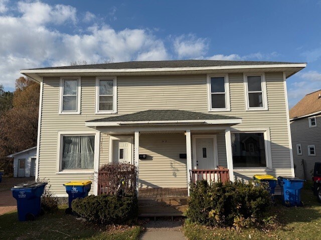 Primary Photo - 1st St Duplex