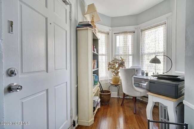 Building Photo - 304 7th Ave