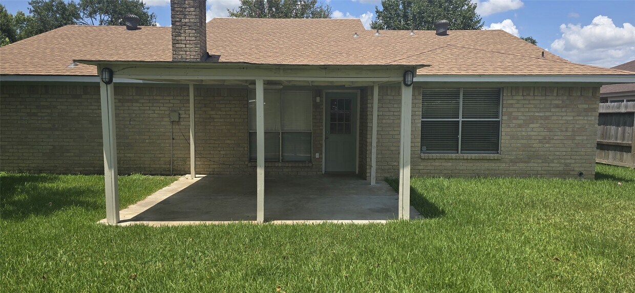 Foto principal - 15923 Boulder Oaks Dr