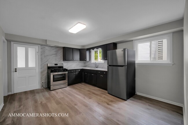 Foto del edificio - 3508 Sunnyside Ave