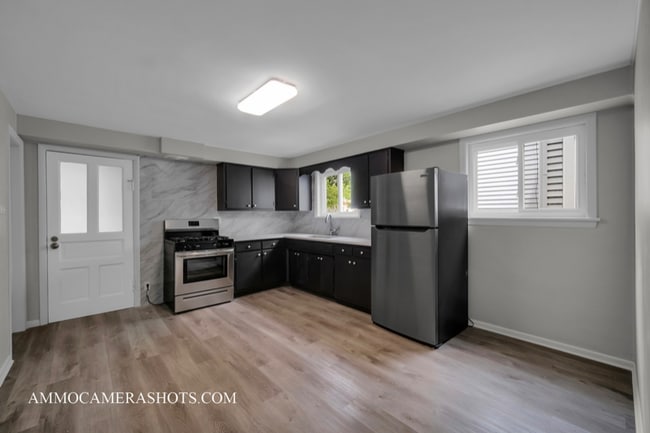 Building Photo - 3508 Sunnyside Ave