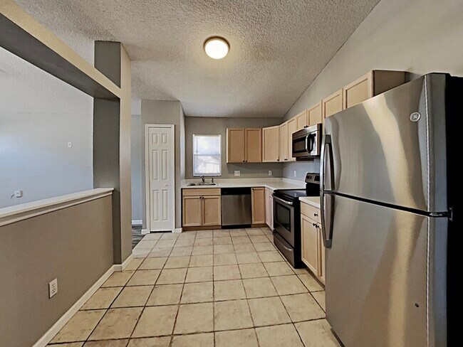 Foto del edificio - 7135 Edgewater Shores Ct