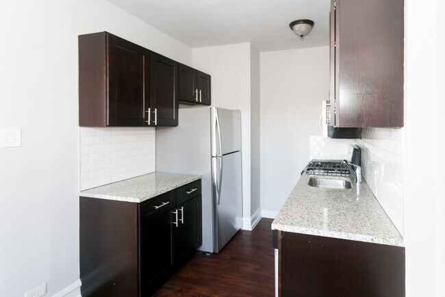 Foto del edificio - 6748 N Ashland Ave