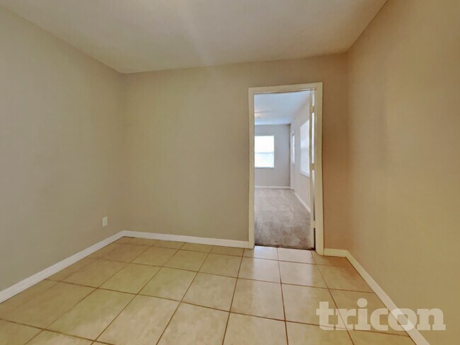 Foto del edificio - 1430 Thames Ln