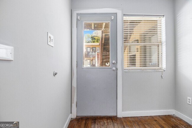 Foto del edificio - 561 Formwalt St SW