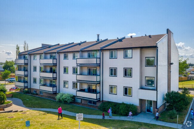 Building Photo - Woodside Village