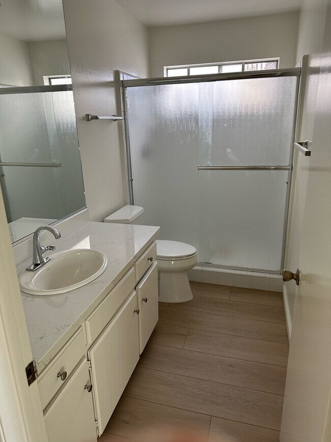 Foto del edificio - 836 Manhattan Ave