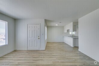 Building Photo - 6932 Kilgore Dr