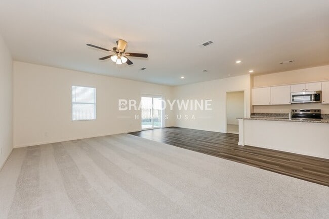 Building Photo - 8336 Sniptoe Dr