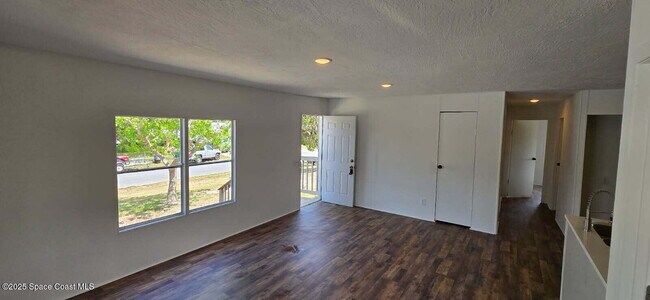 Foto del edificio - 3134 Dover Rd