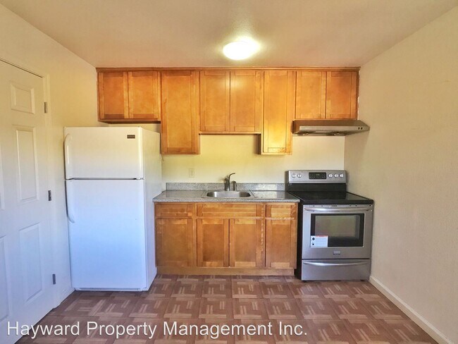 Building Photo - 32502 Pulaski Dr