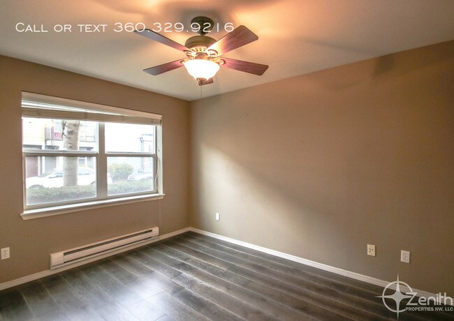 Building Photo - 1734 SE Halyard Ln