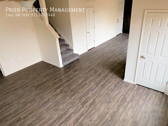 Building Photo - Parkview Townhome - Available September 16th
